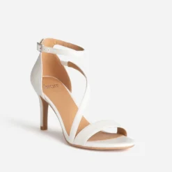 Sandale blanche à talon fin