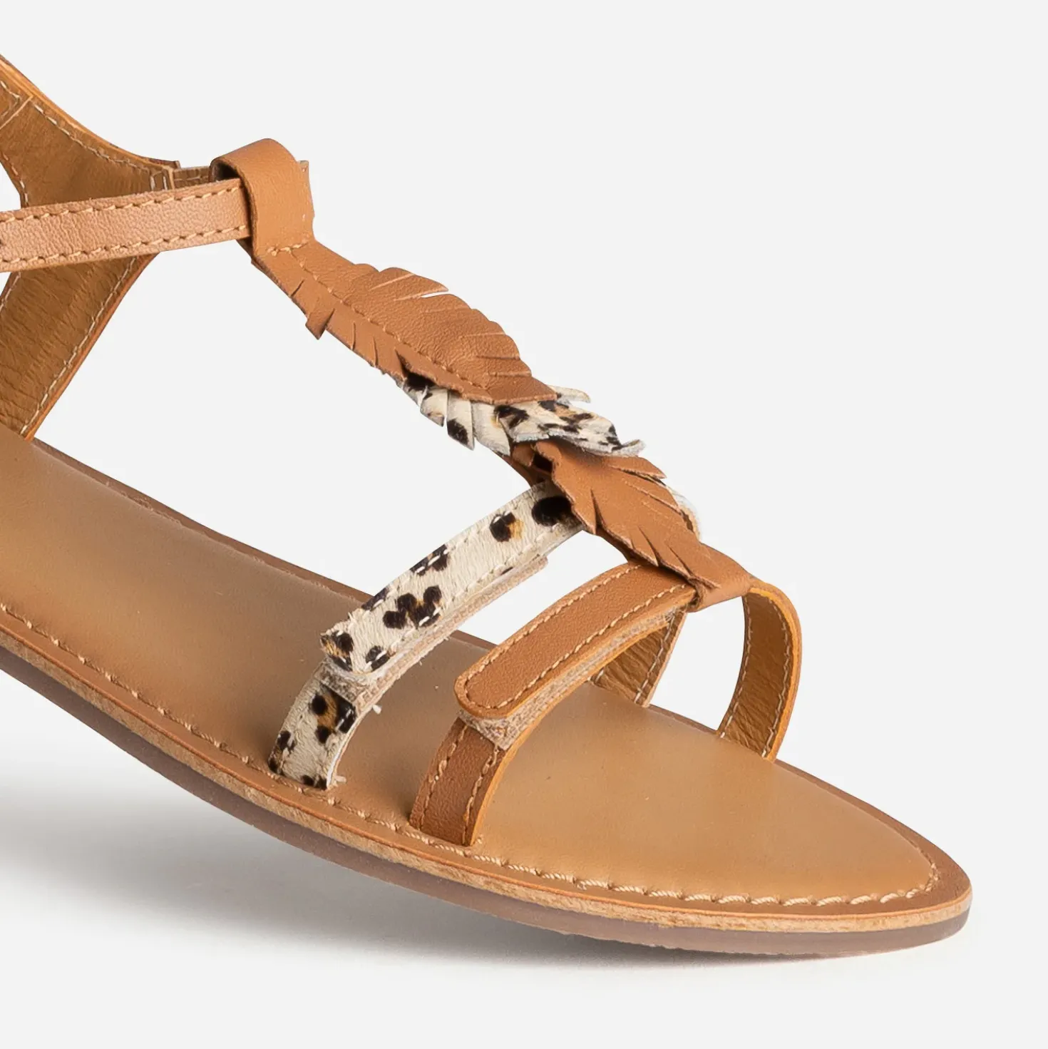 Sandale BUGGY camel cuir décor plumes