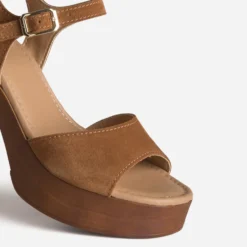 Sandale camel cuir velours à talon