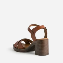 Sandale camel en cuir éco-conçu