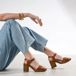 Sandale camel en cuir éco-conçu