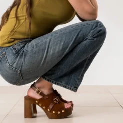 Sandale cognac cuir velours à talon