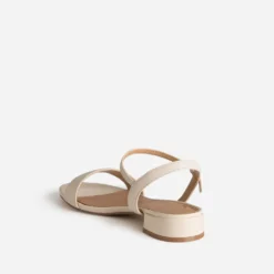 Sandale écrue cuir