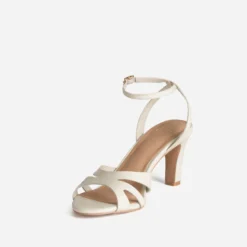 Sandale écrue cuir à talon