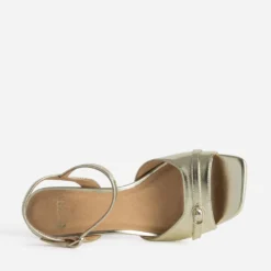 Sandale dorée kitten-heel détail boucle