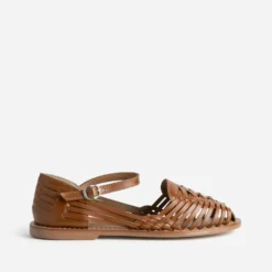 Sandale fermée cognac en cuir tressé
