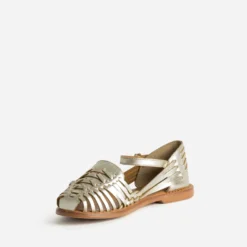 Sandale fermée dorée cuir tressé