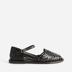 Sandale fermée marron cuir tressé