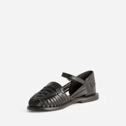 Sandale fermée marron cuir tressé