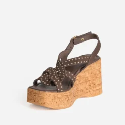 Sandale marron cuir velours détails clous