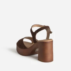 Sandale marron cuir velours à talon