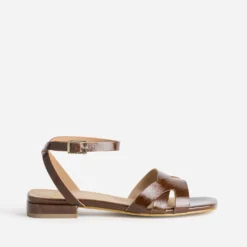 Sandale marron cuir verni