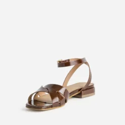 Sandale marron cuir verni