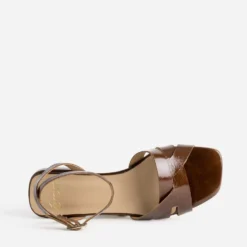 Sandale marron cuir verni