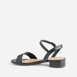 Sandale noire à petit talon