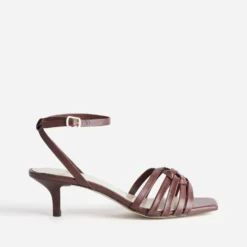 Sandales en cuir bordeaux à petit talon