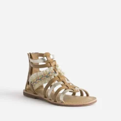 Sandale spartiate camel et doré en cuir avec galon frangé