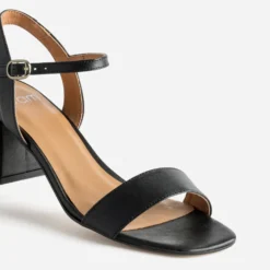 Sandale à talon noire cuir