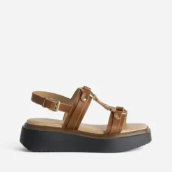 Sandale TEXTO cognac anneaux et clous