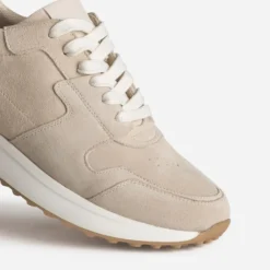 Tennis beige cuir velours