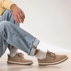 Tennis beige cuir velours embossé