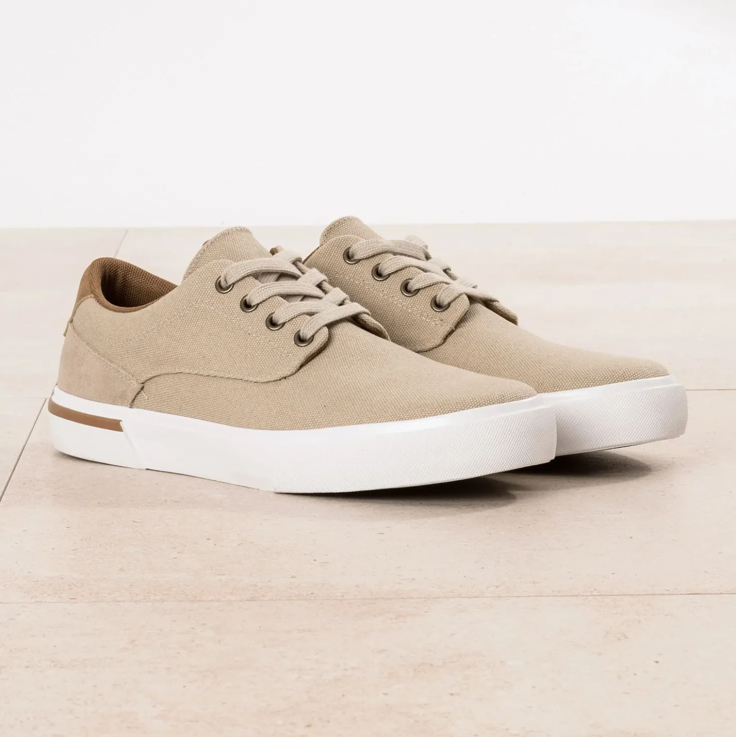 Tennis beige toile détails camel
