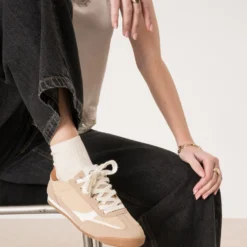 Tennis beige tressée bi-matière