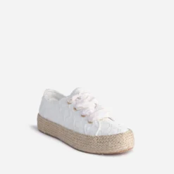 Tennis blanche brodée dentelle éco-conçue
