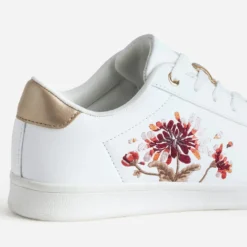 Tennis blanche broderies fleurs