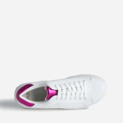 Tennis blanche détails fuchsia métallisé