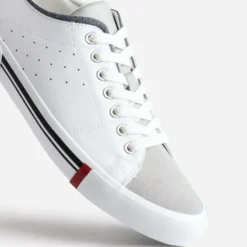 Tennis blanche, grise, marine