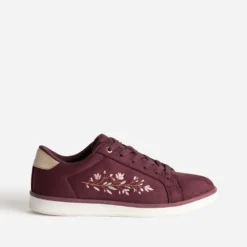 Tennis bordeaux suédé broderies fleurs