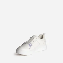 Tennis BUGGY blanche détails fleurs
