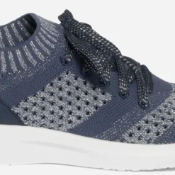Tennis-chaussette bleue et argentée tricotée éco-conçue