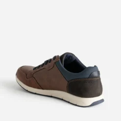Tennis cognac et bleu marine