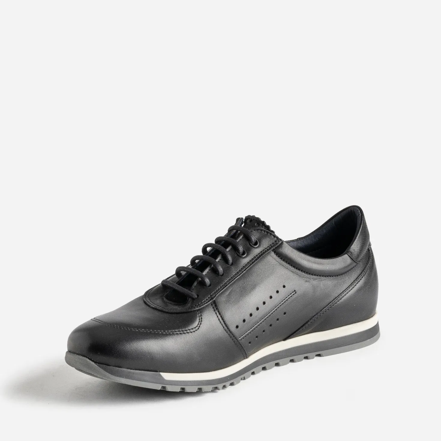 Tennis FLUCHOS noire en cuir