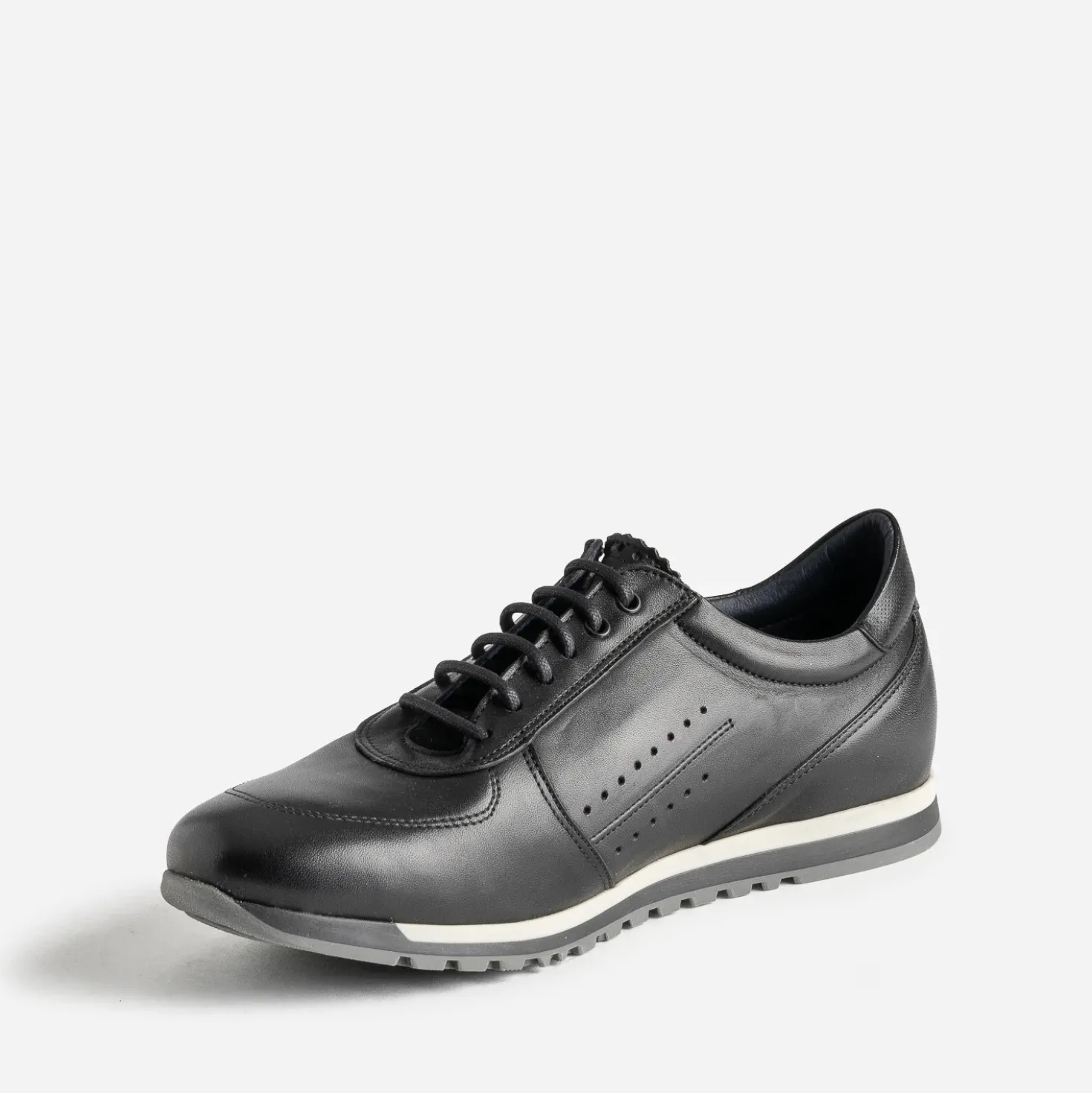 Tennis FLUCHOS noire en cuir
