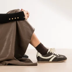 Tennis marron cuir détails écrus