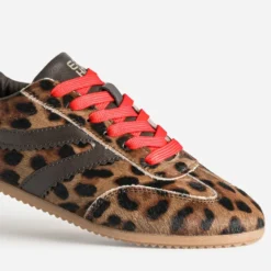 Tennis marron cuir motif léopard lacet rouge