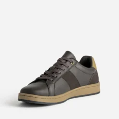 Tennis marron détails beiges