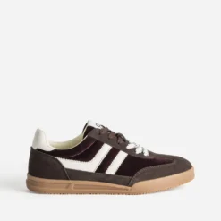 Tennis marron velours à double lacet