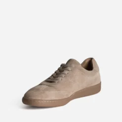 Tennis taupe suédée