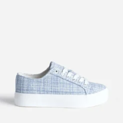 Tennis toile bleue à semelle blanche