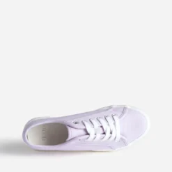 Tennis toile violette à semelle blanche